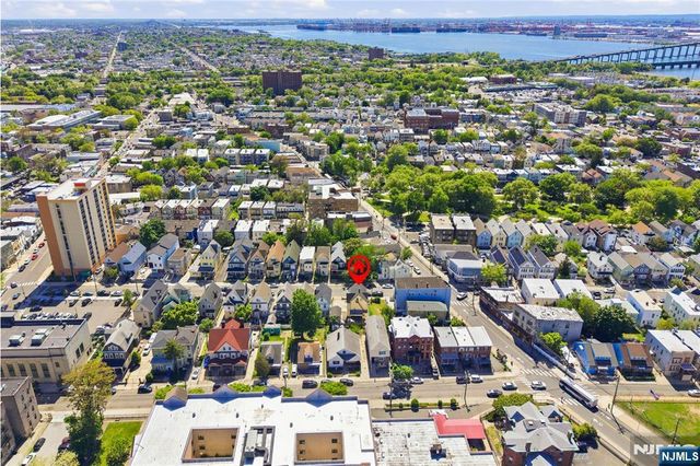 144-146 Pearsall, Jersey City, NJ 07305