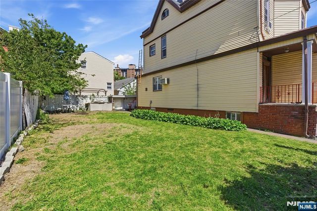 144-146 Pearsall, Jersey City, NJ 07305