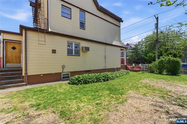 144-146 Pearsall, Jersey City, NJ 07305
