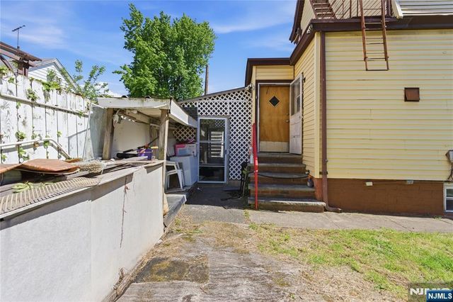 144-146 Pearsall, Jersey City, NJ 07305