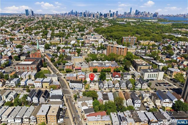 144-146 Pearsall, Jersey City, NJ 07305