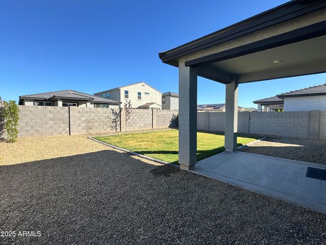 18228 W DALEY Lane, Surprise, AZ 85387