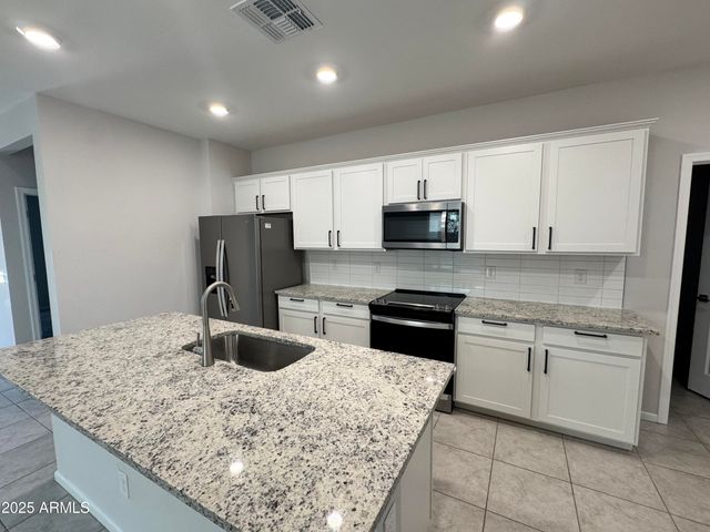 18228 W DALEY Lane, Surprise, AZ 85387