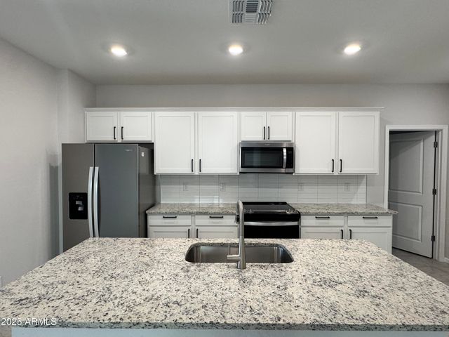 18228 W DALEY Lane, Surprise, AZ 85387