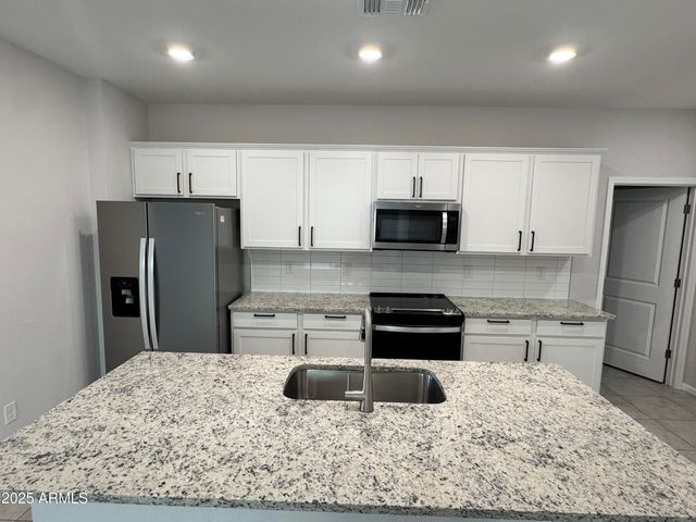 18228 W DALEY Lane, Surprise, AZ 85387