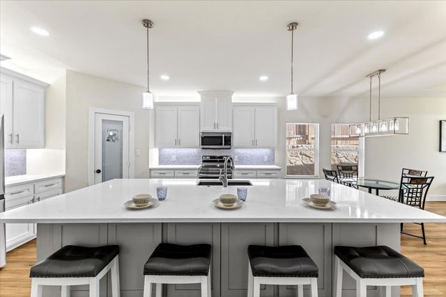 2601 Hutchinson Street, Fort Worth, TX 76106