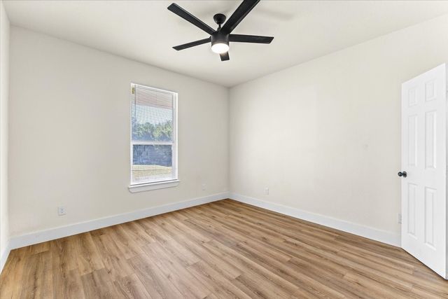 2601 Hutchinson Street, Fort Worth, TX 76106