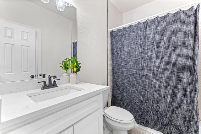 2601 Hutchinson Street, Fort Worth, TX 76106