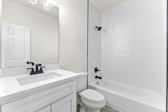 2601 Hutchinson Street, Fort Worth, TX 76106