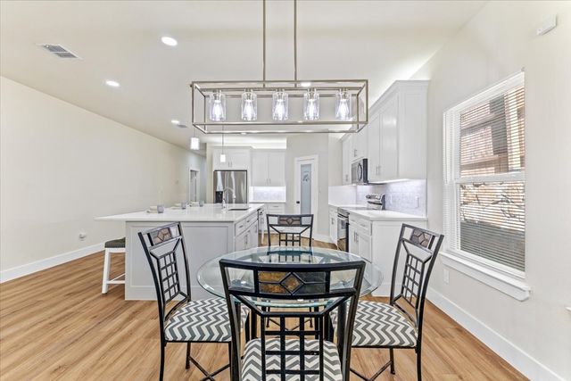 2601 Hutchinson Street, Fort Worth, TX 76106