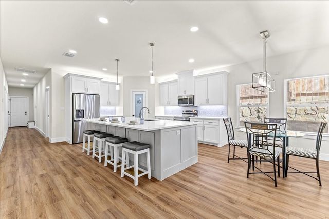 2601 Hutchinson Street, Fort Worth, TX 76106