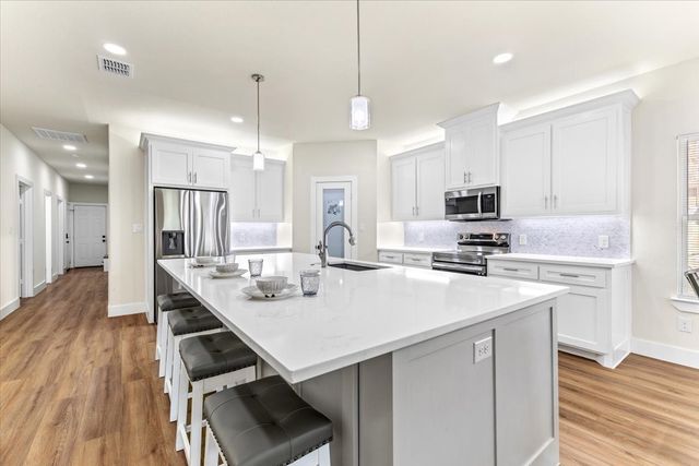 2601 Hutchinson Street, Fort Worth, TX 76106