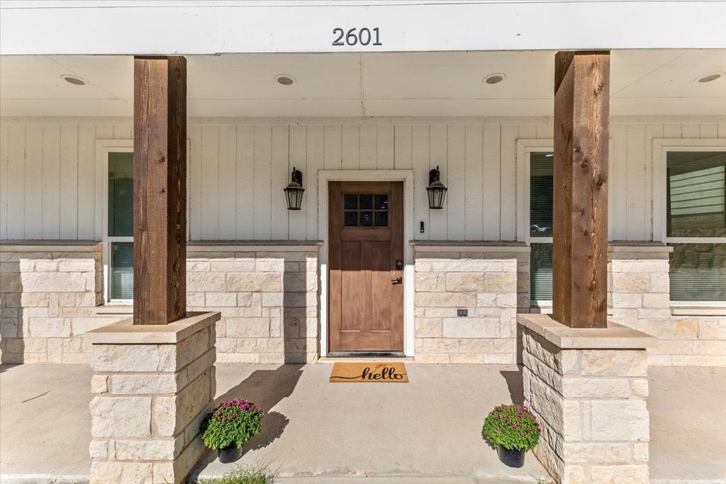 2601 Hutchinson Street, Fort Worth, TX 76106