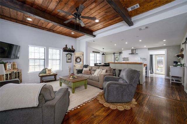 4597 W Line Road, Whitesboro, TX 76273