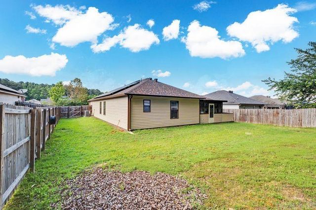 1306 Crossing Loop, Bryant, AR 72022