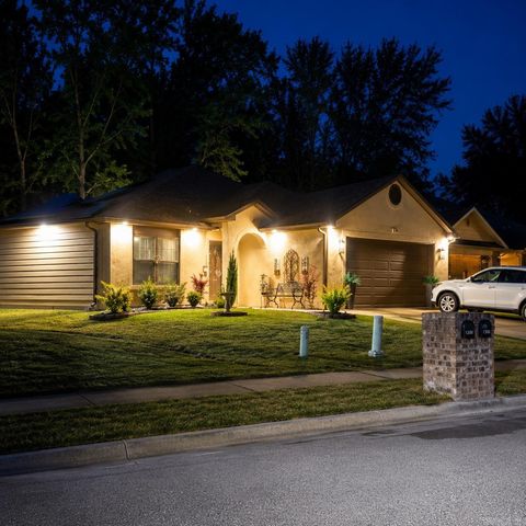 1306 Crossing Loop, Bryant, AR 72022