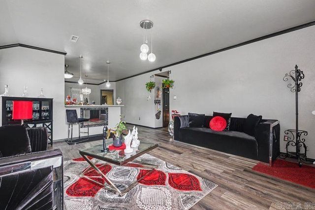 1306 Crossing Loop, Bryant, AR 72022