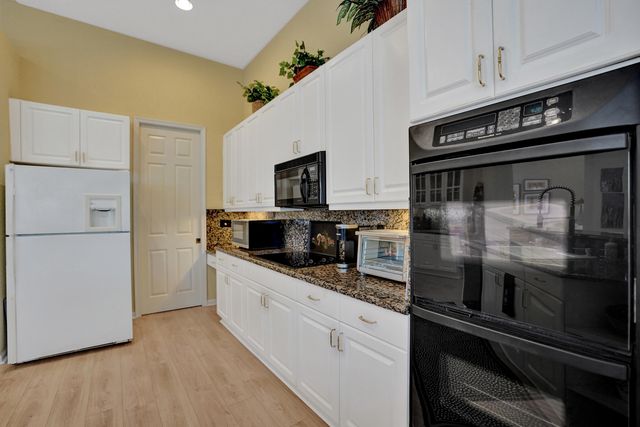 7338 W Falls Rd Road W, Boynton Beach, FL 33437