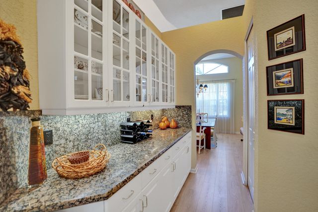 7338 W Falls Rd Road W, Boynton Beach, FL 33437