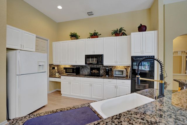 7338 W Falls Rd Road W, Boynton Beach, FL 33437