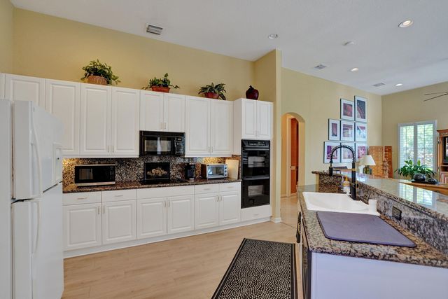 7338 W Falls Rd Road W, Boynton Beach, FL 33437