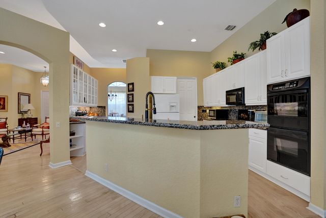 7338 W Falls Rd Road W, Boynton Beach, FL 33437