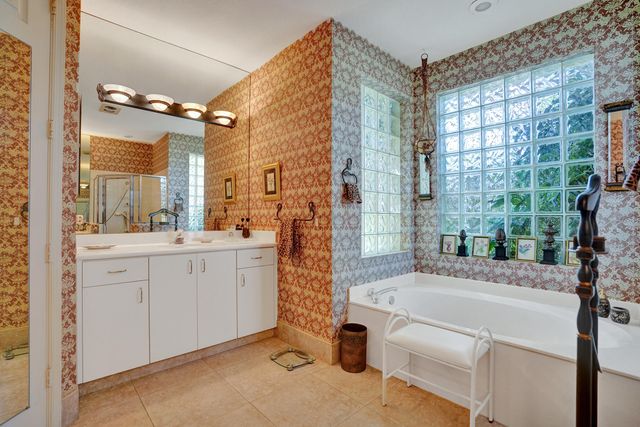 7338 W Falls Rd Road W, Boynton Beach, FL 33437