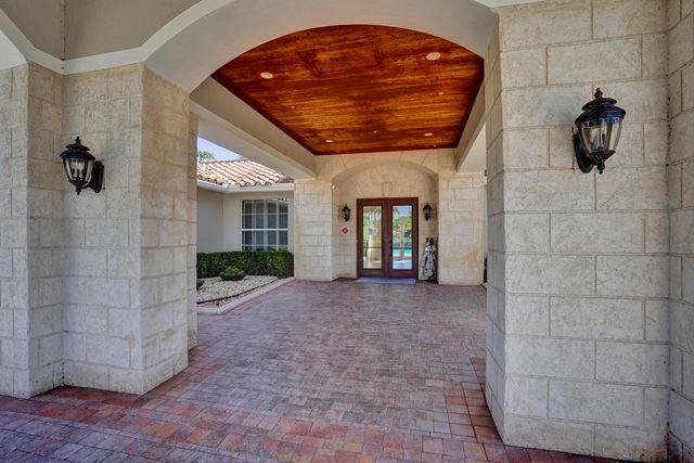 7338 W Falls Rd Road W, Boynton Beach, FL 33437