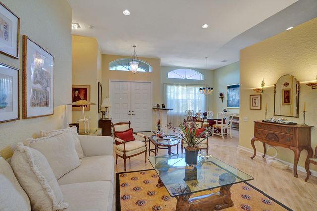 7338 W Falls Rd Road W, Boynton Beach, FL 33437