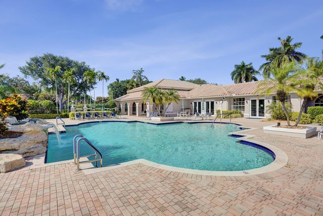 7338 W Falls Rd Road W, Boynton Beach, FL 33437