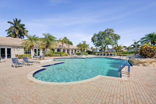 7338 W Falls Rd Road W, Boynton Beach, FL 33437