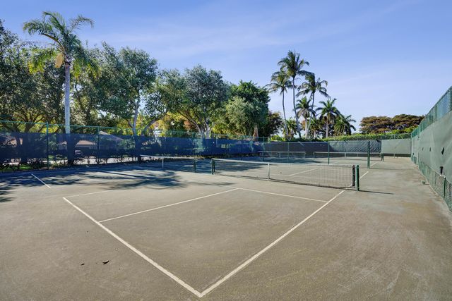 7338 W Falls Rd Road W, Boynton Beach, FL 33437