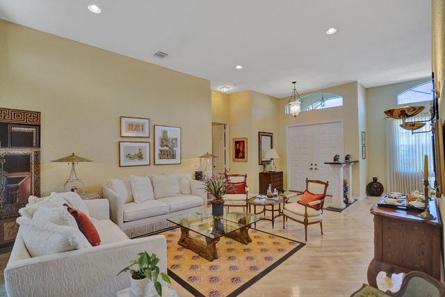 7338 W Falls Rd Road W, Boynton Beach, FL 33437