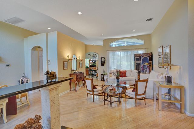 7338 W Falls Rd Road W, Boynton Beach, FL 33437