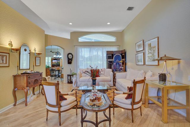 7338 W Falls Rd Road W, Boynton Beach, FL 33437