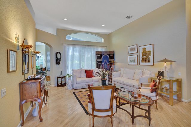 7338 W Falls Rd Road W, Boynton Beach, FL 33437