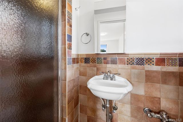 640 W 231 Street 5H, Bronx, NY 10463
