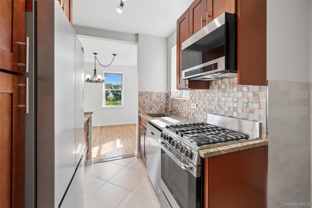 640 W 231 Street 5H, Bronx, NY 10463 — photo 4