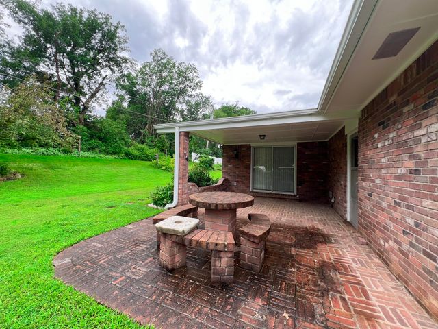1025 22nd Avenue SW, Miami, OK 74354