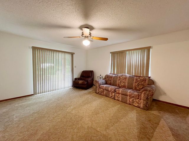 1025 22nd Avenue SW, Miami, OK 74354