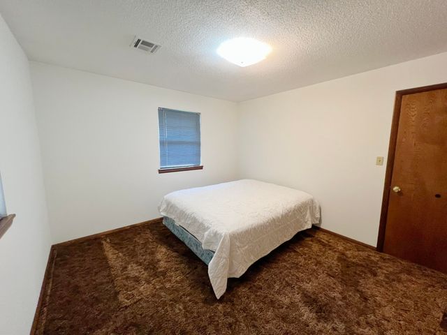 1025 22nd Avenue SW, Miami, OK 74354