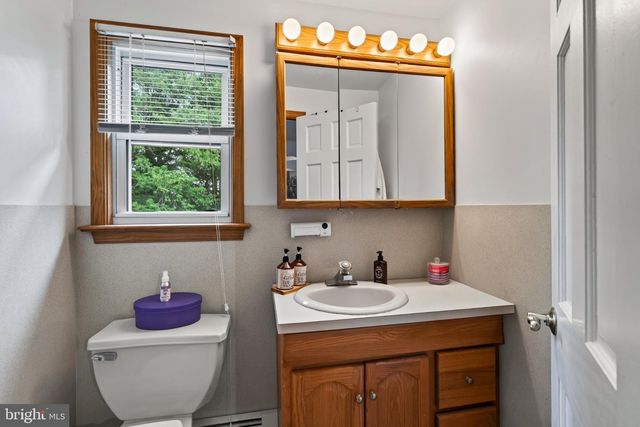 618 CREEKSIDE LN, Wallingford, PA 19086