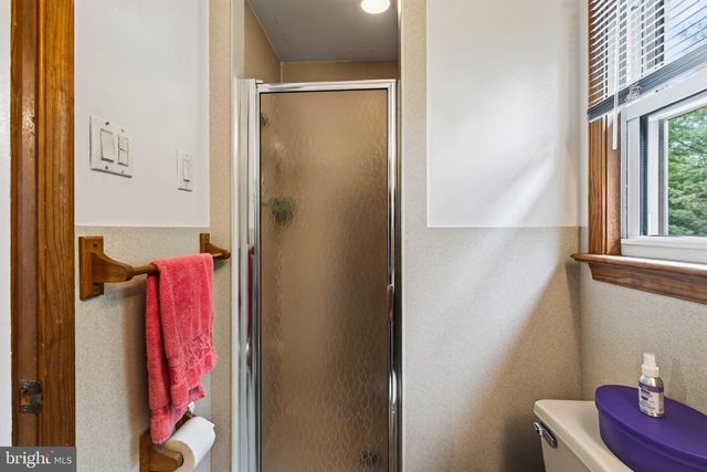 618 CREEKSIDE LN, Wallingford, PA 19086