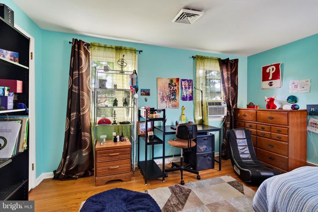 618 CREEKSIDE LN, Wallingford, PA 19086