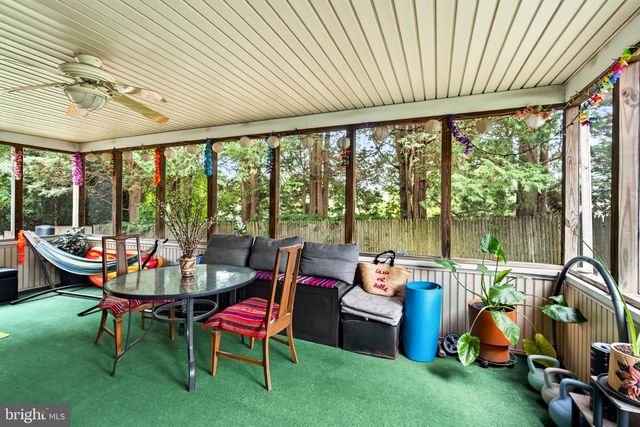 618 CREEKSIDE LN, Wallingford, PA 19086