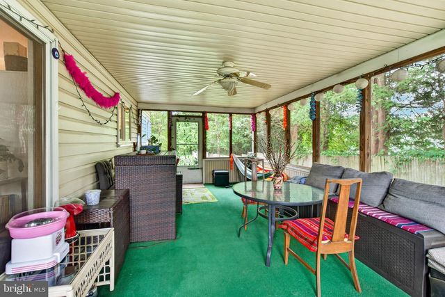 618 CREEKSIDE LN, Wallingford, PA 19086