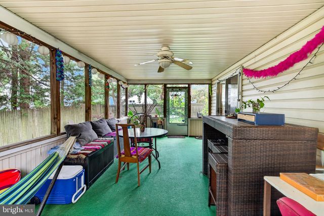 618 CREEKSIDE LN, Wallingford, PA 19086