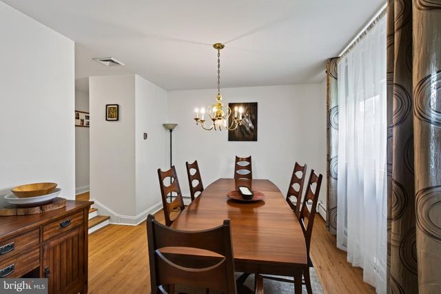 618 CREEKSIDE LN, Wallingford, PA 19086