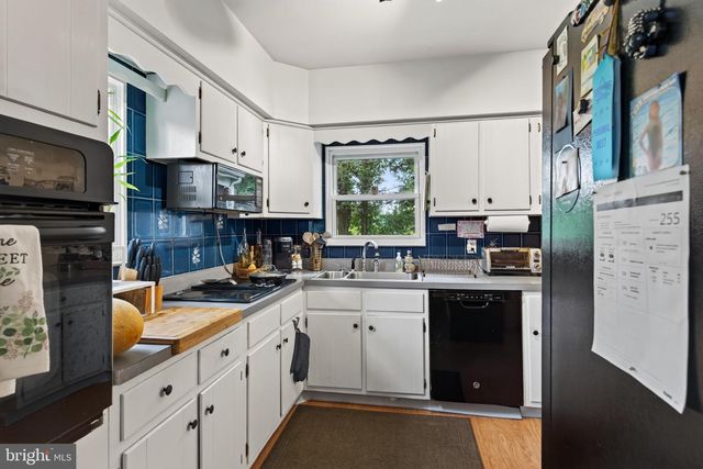 618 CREEKSIDE LN, Wallingford, PA 19086