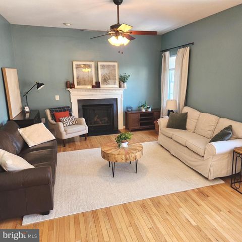 6 SUNSTONE DR, Fredericksburg, VA 22406